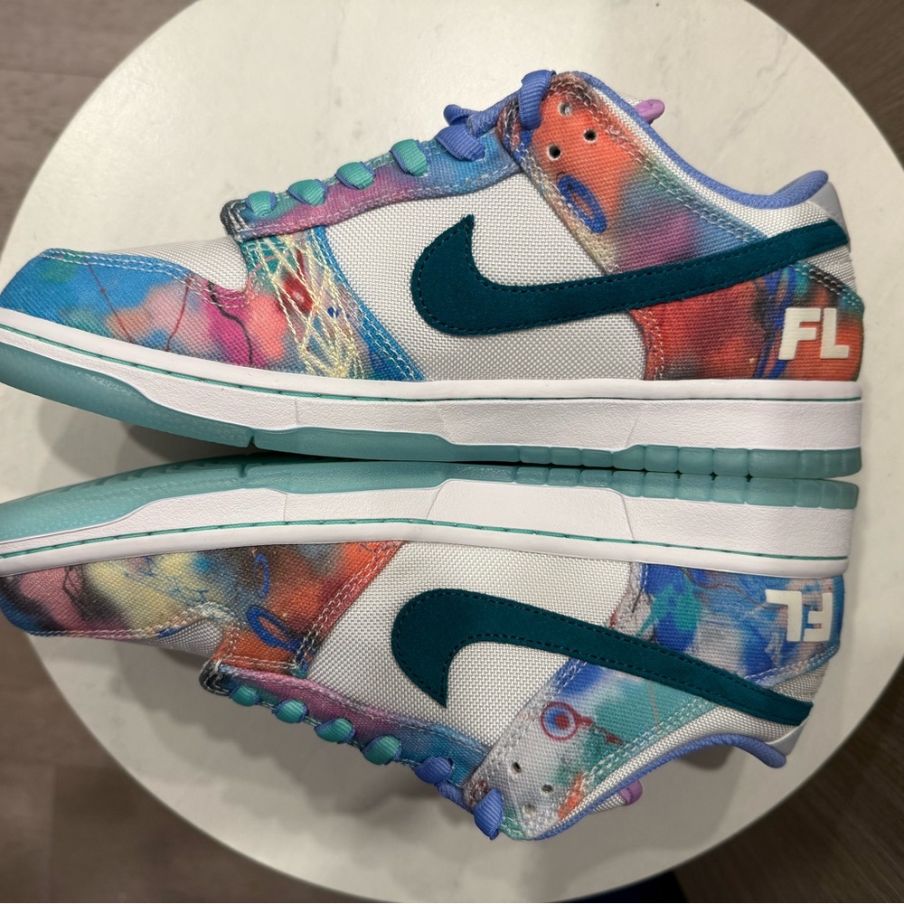 Futura Nike SB Dunk Low - Picture 2 of 7